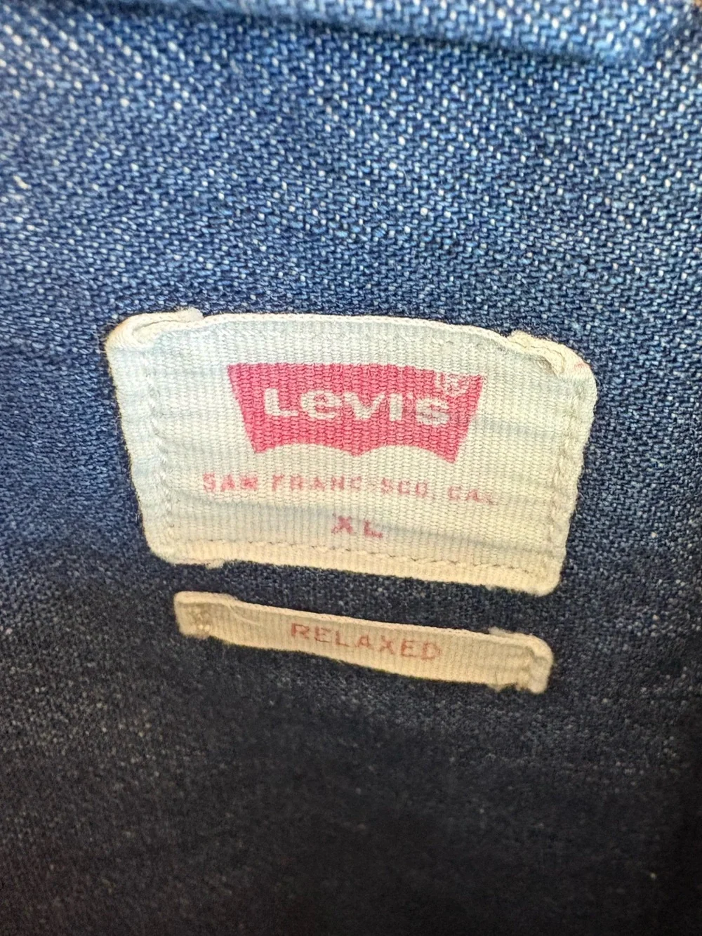 Levi’s NWT Size XL Relaxed Fit Dark Wash Western Shirt - Picture 4 of 7